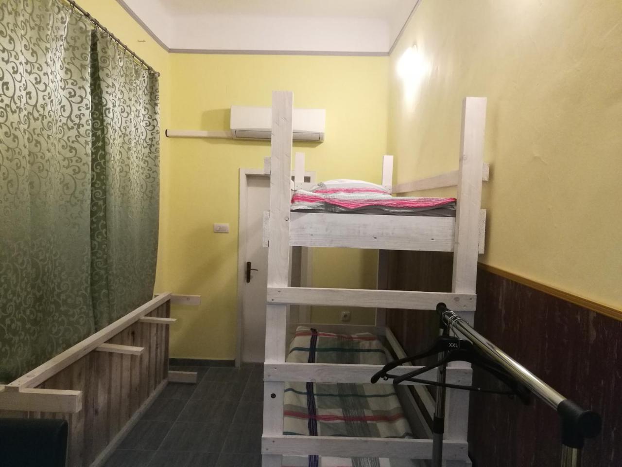 Hostel Horgos Centar Esterno foto