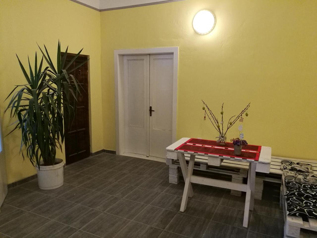 Hostel Horgos Centar Esterno foto