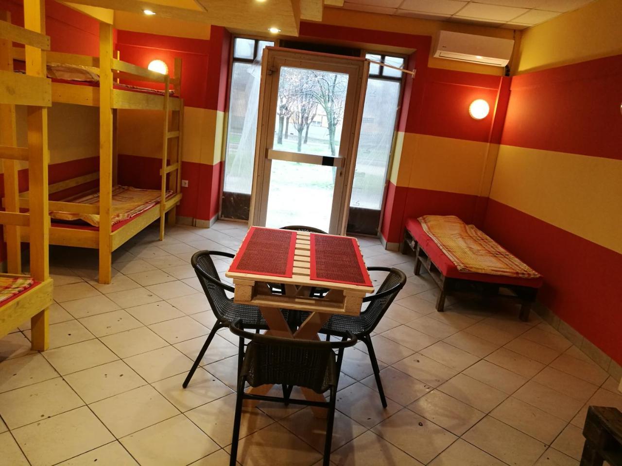 Hostel Horgos Centar Esterno foto